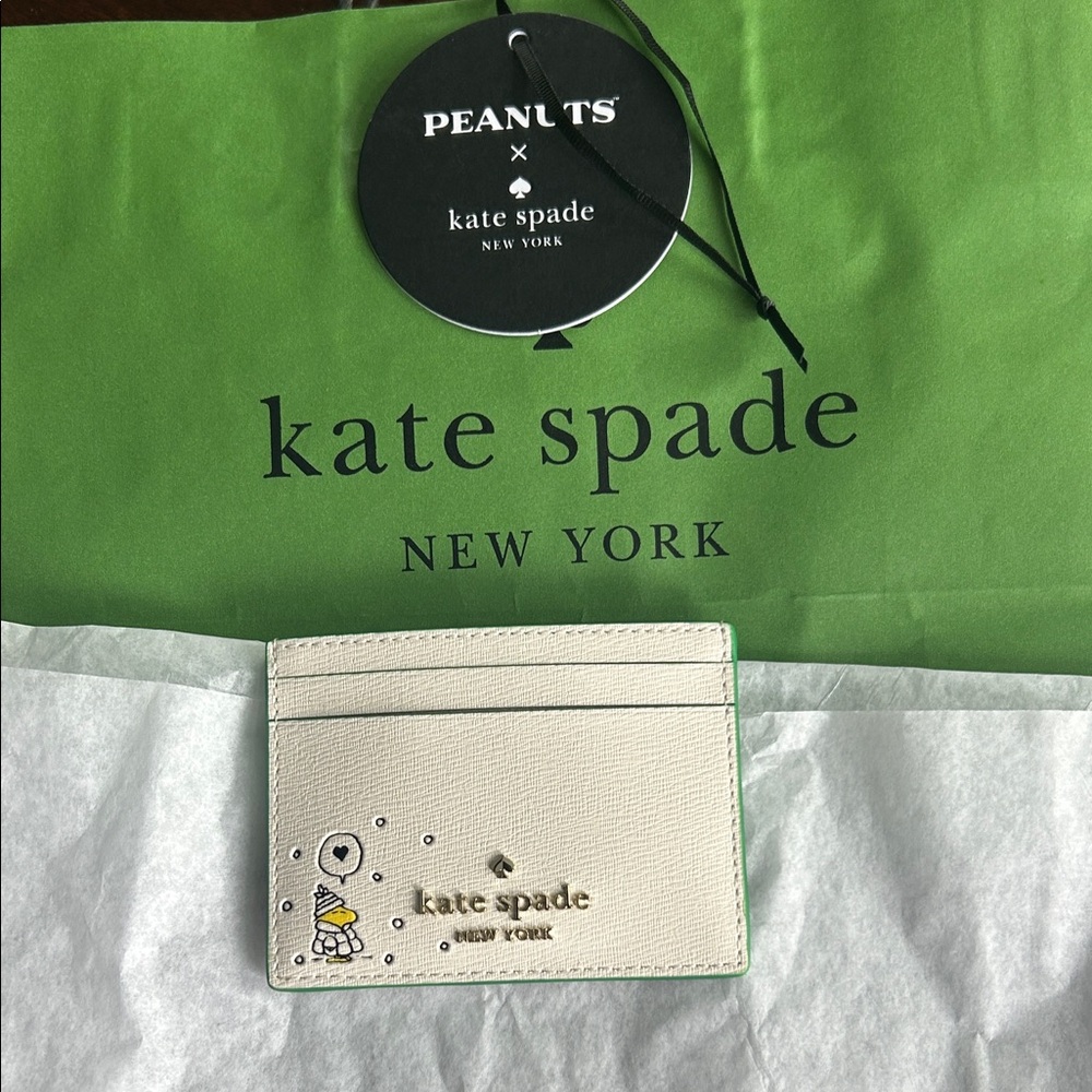 kate spade Snoopy Card Holder in Light Gray with Mint Trim Limited Edition - Picture 5 of 5